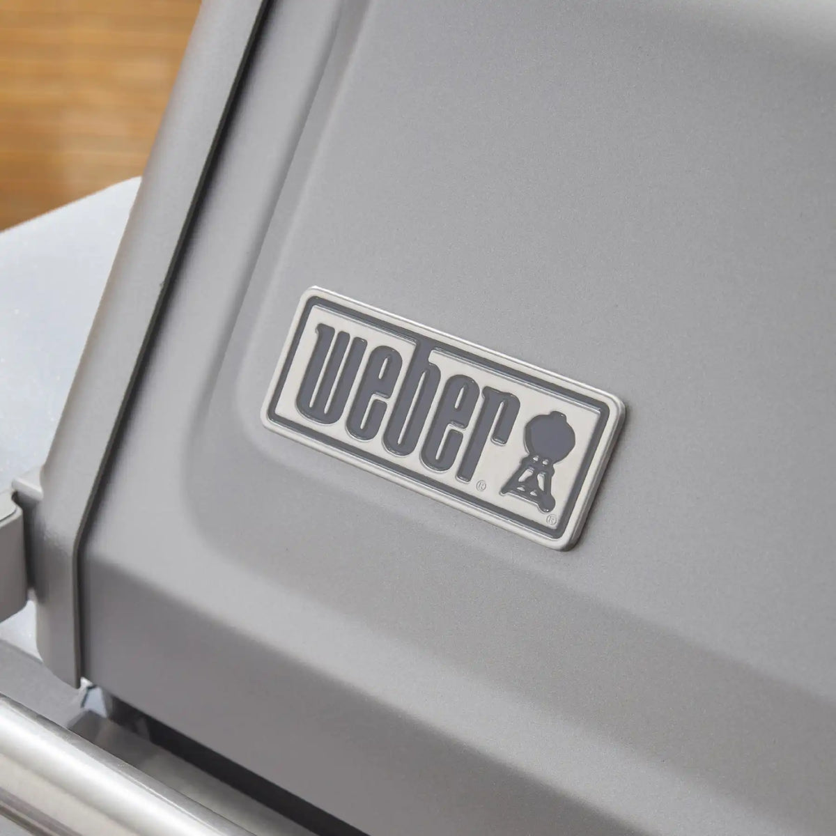 Spirit® E-425C Gas Grill Titanium Edition