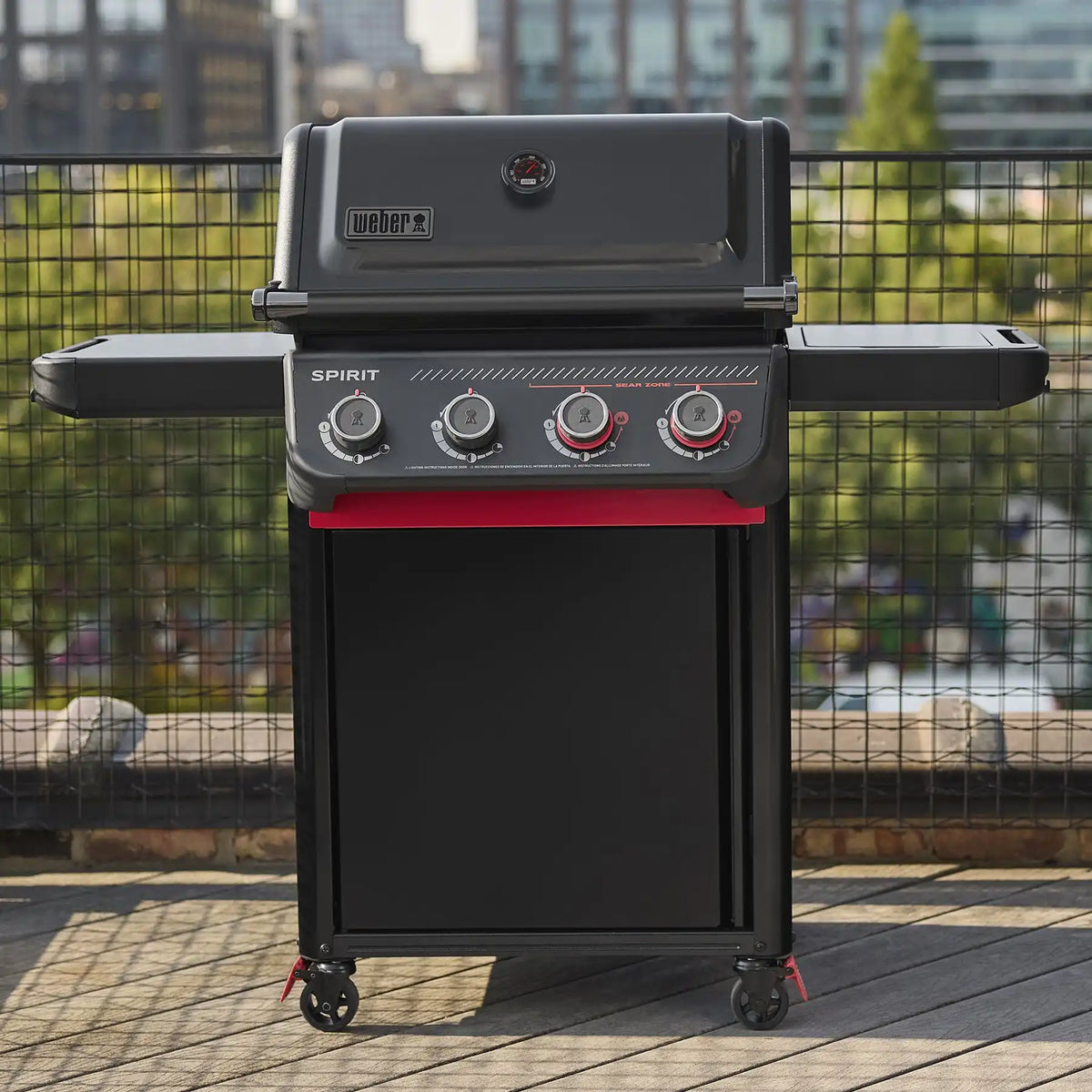 Spirit® E-425C Gas Grill Stealth® Edition