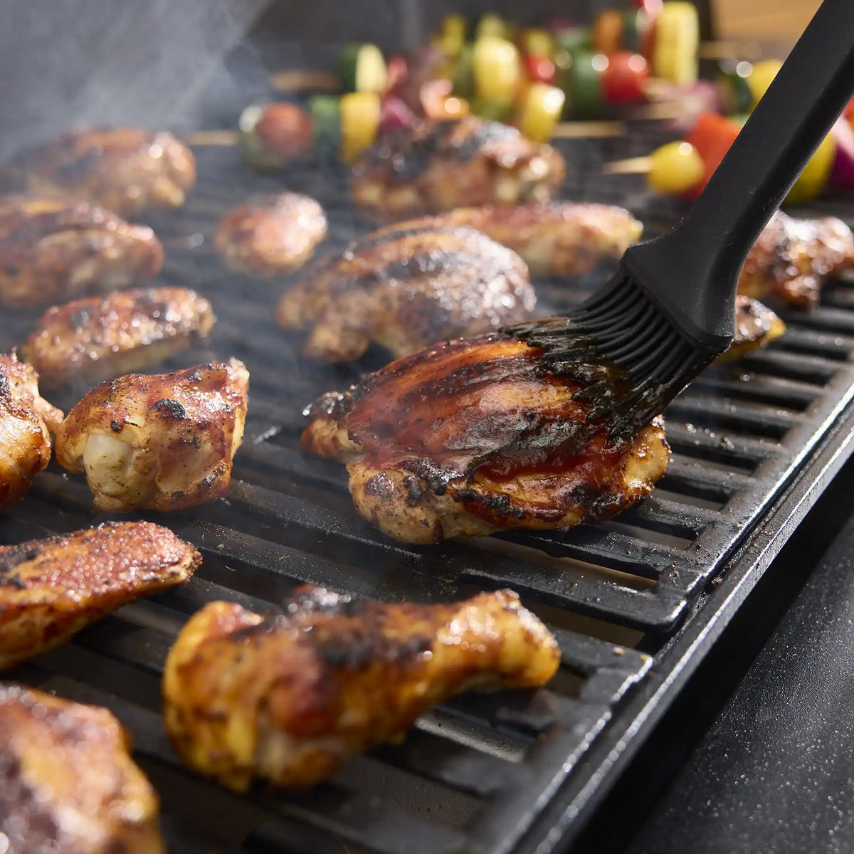 Spirit® E-325 Gas Grill Stealth® Edition