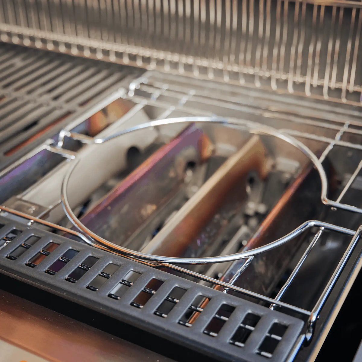WEBER CRAFTED Porcelain-Enameled Cast-Iron Cooking Grates & Frame Kit – SPIRIT 300 series, SEARWOOD 600, & SMOKEFIRE EX4